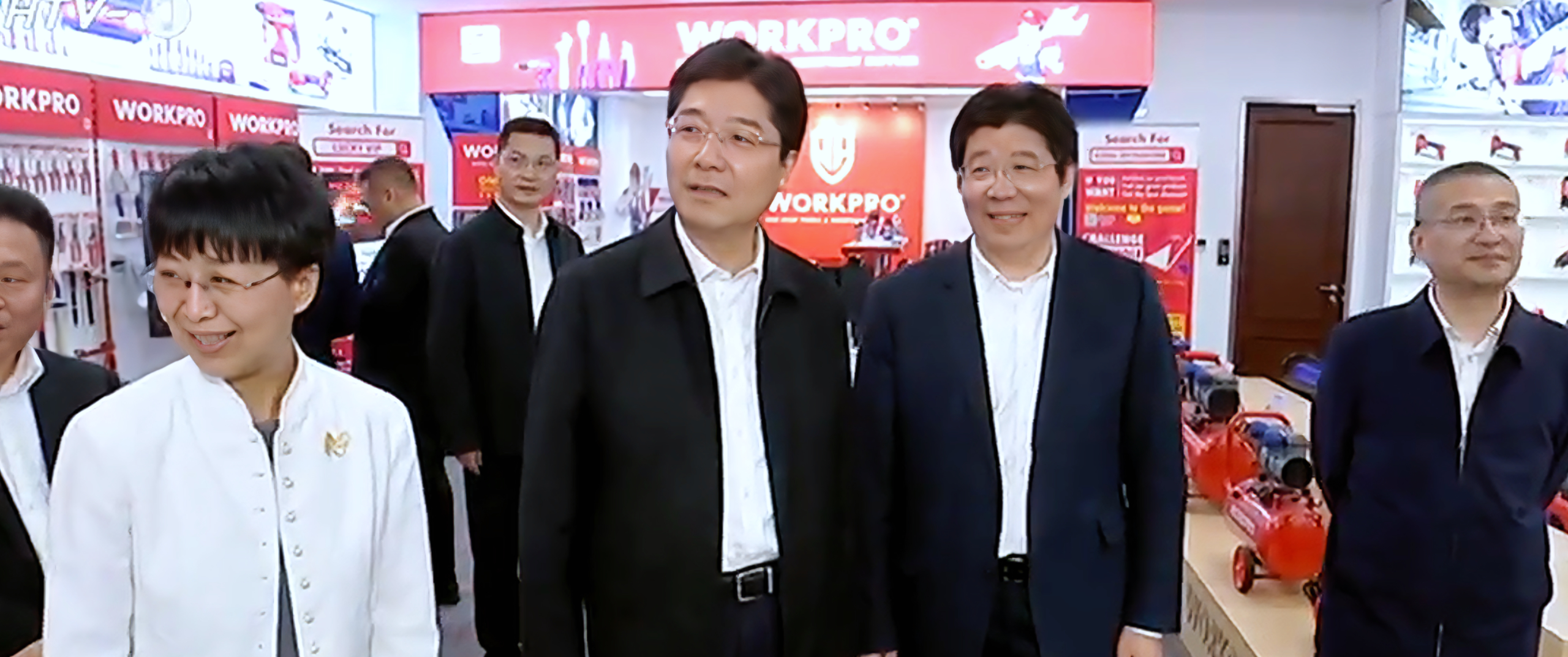 杭州市委副書記、市長姚高員一行蒞臨巨星科技調(diào)研
